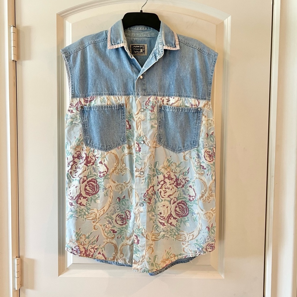 Vintage Cottagecore Denim and Rose Floral Pearl Snap Button Down Medium